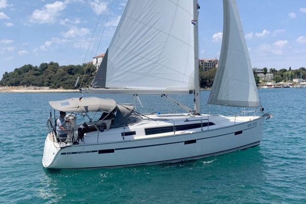 YachtABC - Bibi - Croatia - Bavaria Cruiser 37 - 3 cab.