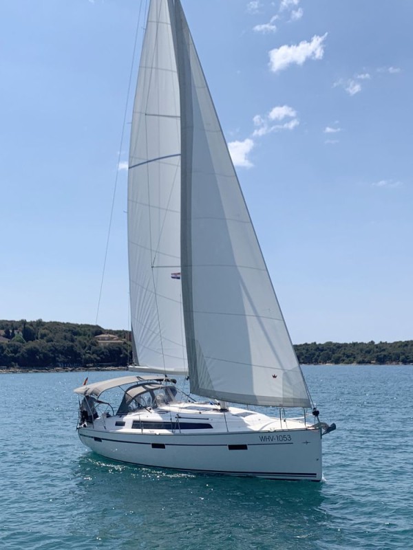 YachtABC - Bibi - Croatia - Bavaria Cruiser 37 - 3 cab.