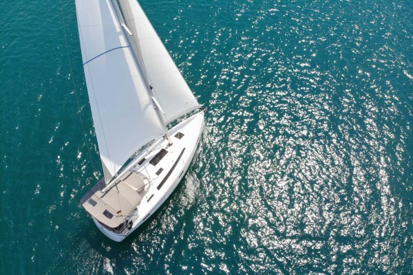 YachtABC - Bibi - Croatia - Bavaria Cruiser 37 - 3 cab.