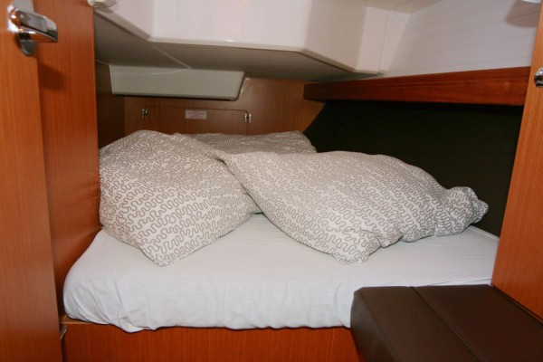YachtABC - Bibi - Croatia - Bavaria Cruiser 37 - 3 cab.